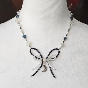 Handmade Elegant Bow Navy & Pearls Beaded Necklace